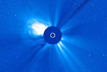 Готовьтесь к магнитной буре: на Солнце произошла сильнейшая за год вспышка