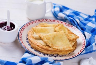Виходять ідеальними: швидкий і простий рецепт млинців 1-2-3
