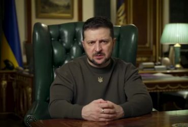 Зеленський за 21 лютого: штурми і увесь спектр зброї, що відбувається на фронті