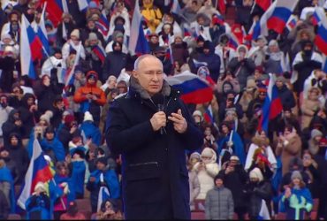 Концерт в Лужниках: Путина хватило на пару минут (видео)