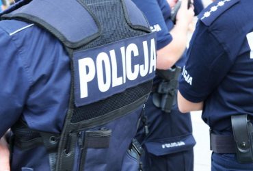 Подкупили хот-догом: в Польше полиция повесила 26 преступлений на бездомного украинца