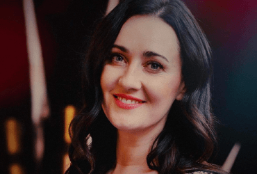 Пішов на х*й: ведуча 1+1 з'явилася на публіці в светрі з посланням Путіну (фото)