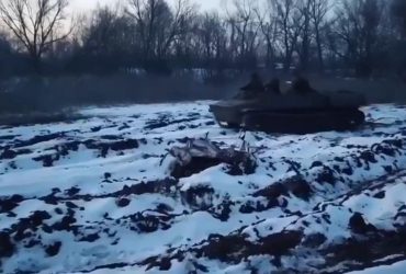 Стало известно, зачем РФ стягивает на фронт старую технику: СМИ раскрыли коварство врага