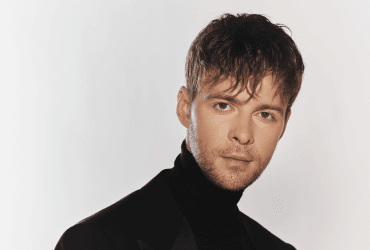 Макс Барских растрогал до слез песней-посвящением Мамо, не плач (видео)