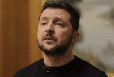 Зеленский показал комнату в ОПУ, где живет уже целый год (видео)