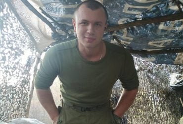 Взорвал мост вместе с собой: в Киеве установили памятную доску военному