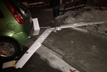 В Белгороде БПЛА залетел в окно многоквартирного дома (фото)