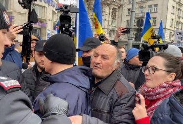 Пророссийские силы организовали бунт в самом сердце Кишенева (фото, видео)