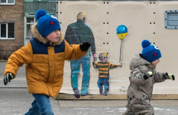 Російський режисер планує зняти фільм про дітей з Бахмута