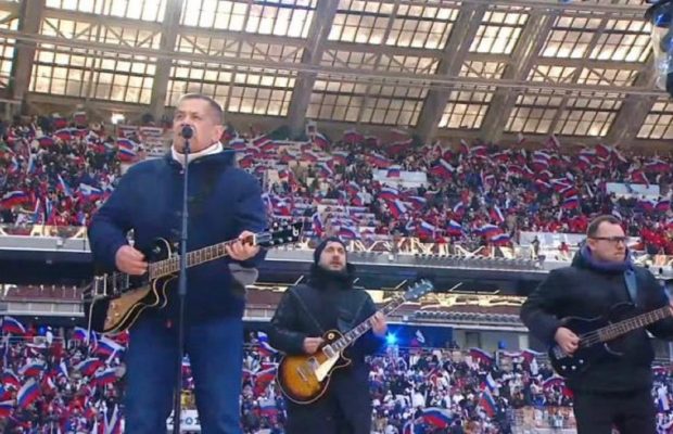 Росіяни відсвяткували річницю вторгнення в Україну: піснями, танцями та ППО (фото)