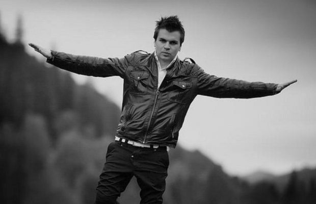 Загиблому майже 8 років тому українському співаку прислали повістку (фото)