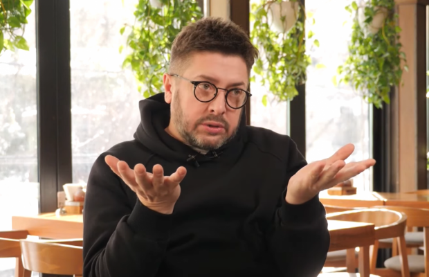 Олексій Суханов згадав, як запрошував до Києва маму-росіянку