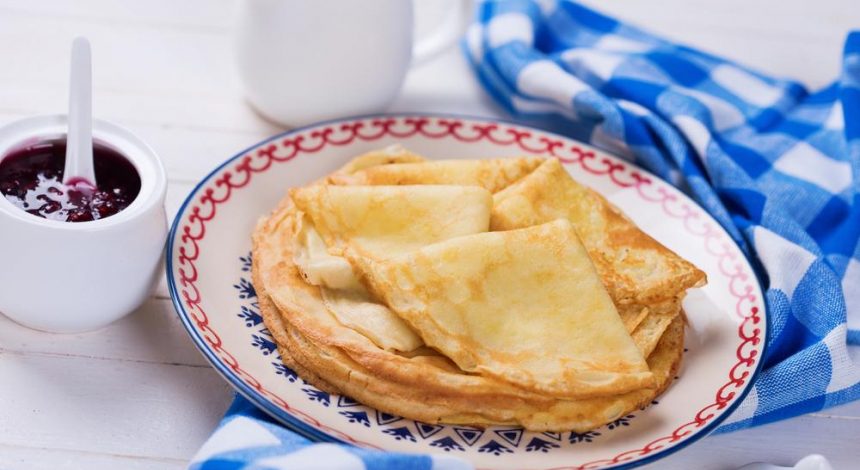 Готовятся очень просто: лучшие блины на кислом молоке и сыворотке