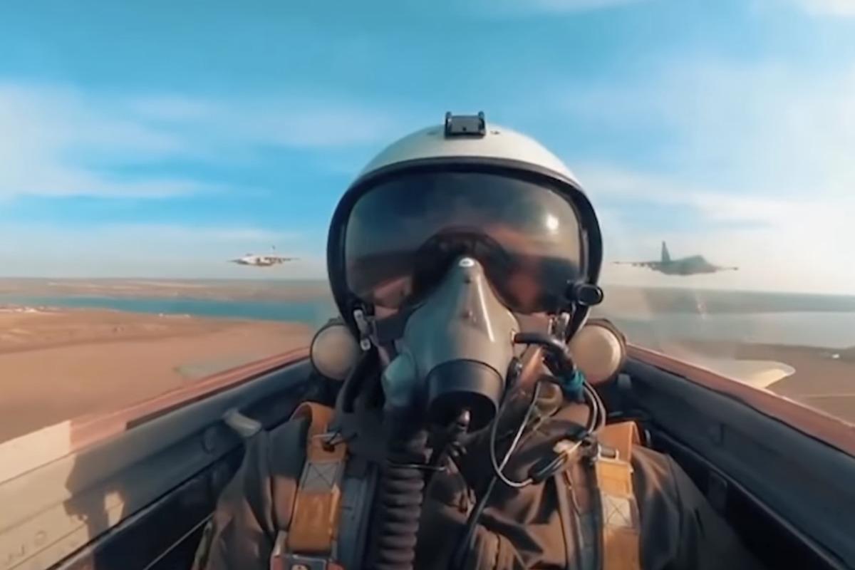 Пілот ЗСУ розповів, як врятувався з охопленого вогнем літака (відео) Пілот ЗСУ розповів, як врятувався з охопленого вогнем літака (відео)