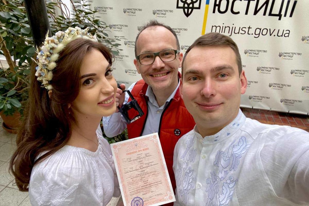 Народные депутаты обручились / фото Ярослава Железняка Народные депутаты обручились / фото Ярослава Железняка