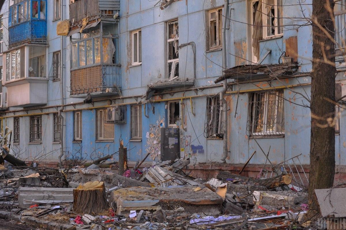 Росіяни завдають ударів по житлових будинках / фото УНІАН, Олександр Прилепа Росіяни завдають ударів по житлових будинках / фото УНІАН, Олександр Прилепа