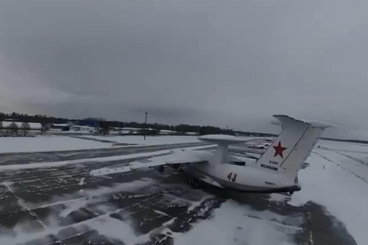 Літак А-50 в Мачулищах був пошкоджений дроном партизанів / скріншот Літак А-50 в Мачулищах був пошкоджений дроном партизанів / скріншот