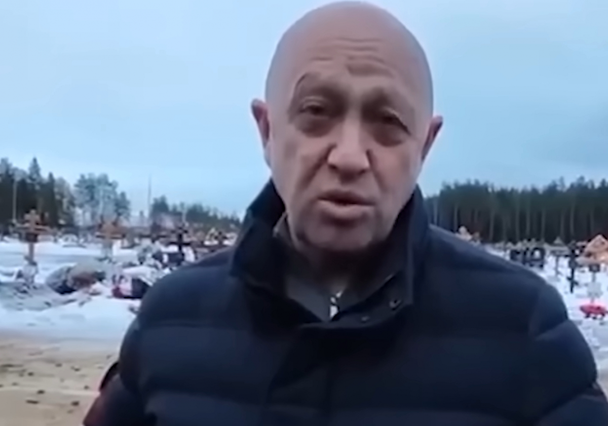 Пригожин заявил об «откате» фронта до границ РФ в случае поражения под Бахмутом / скриншот с видео Пригожин заявил об «откате» фронта до границ РФ в случае поражения под Бахмутом / скриншот с видео