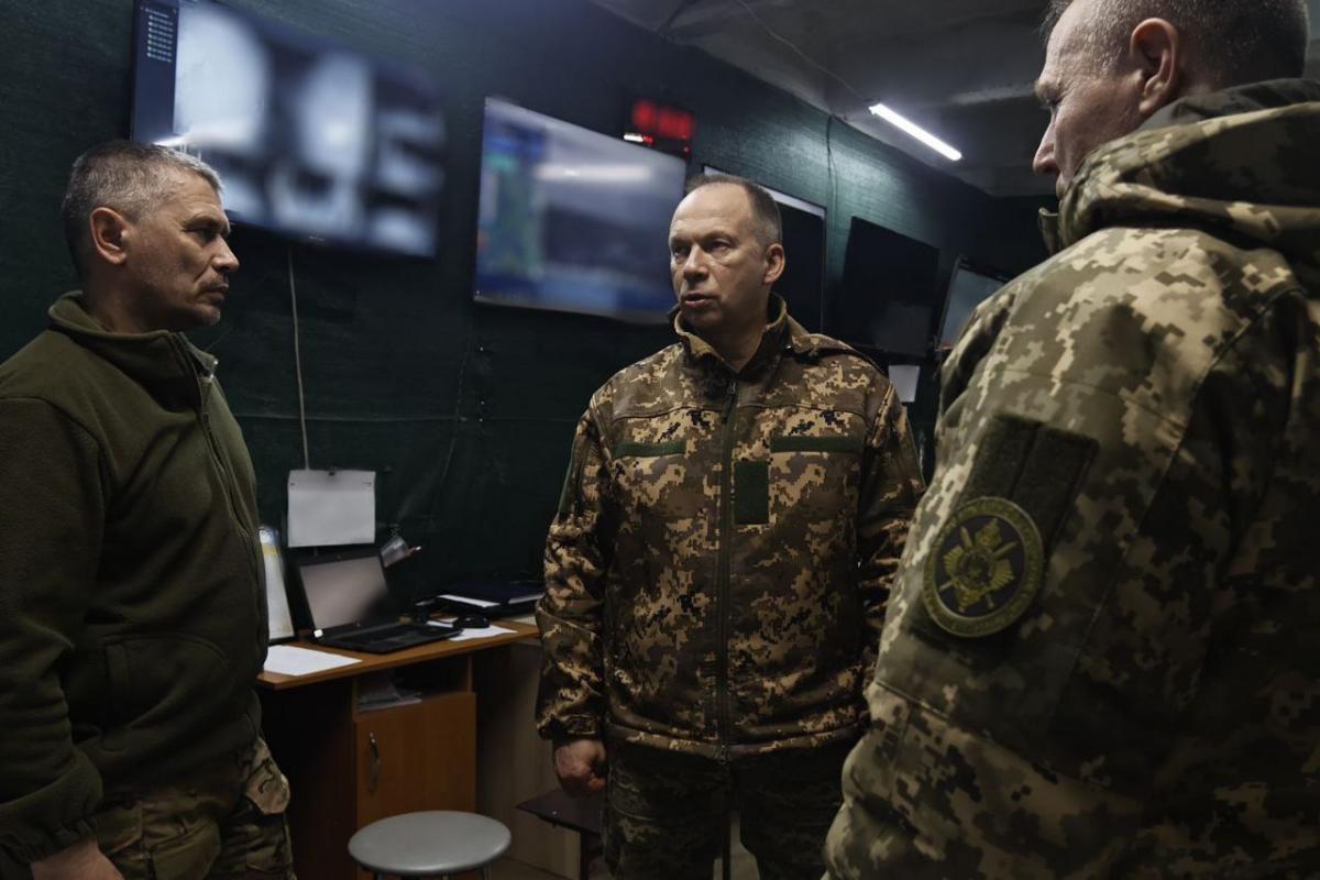 Сырский прибыл в Бахмут и рассказал о ситуации / Минобороны Сырский прибыл в Бахмут и рассказал о ситуации / Минобороны