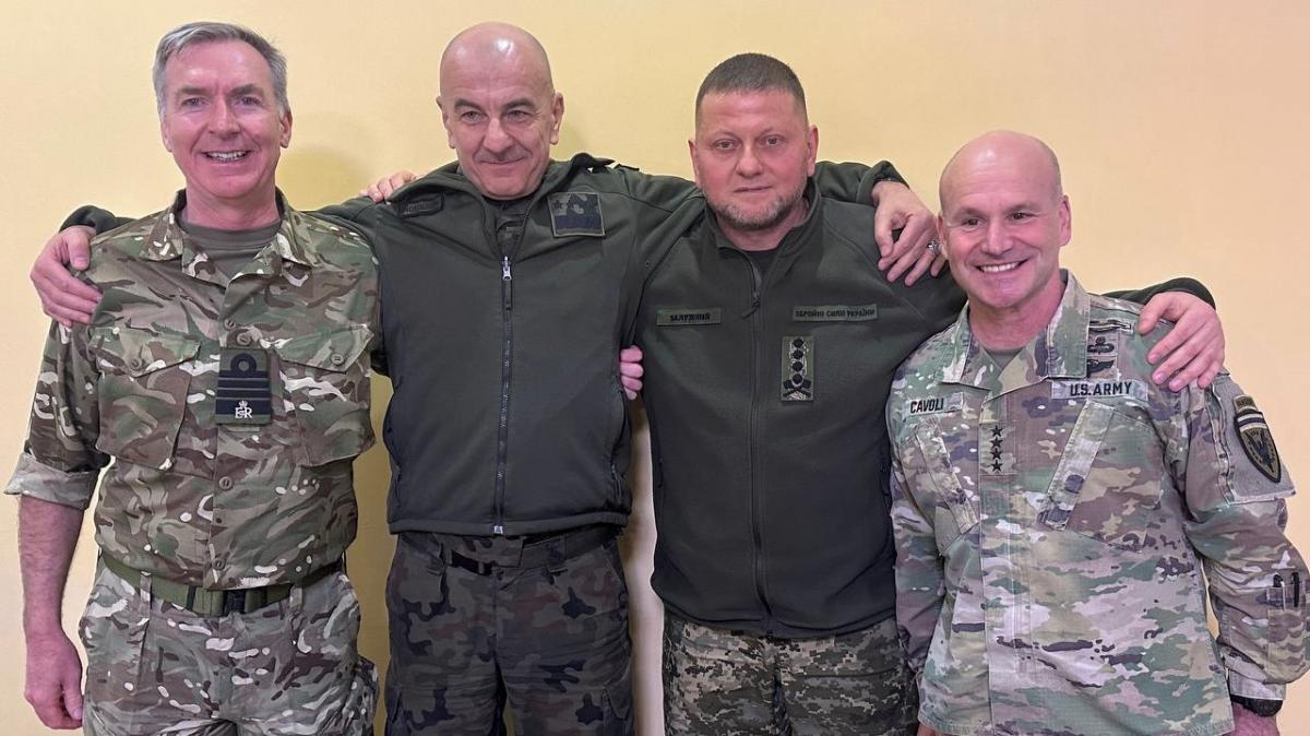 Бахмут и оружие для ВСУ: Залужный провел важную встречу с коллегами из стран-партнеров Бахмут и оружие для ВСУ: Залужный провел важную встречу с коллегами из стран-партнеров