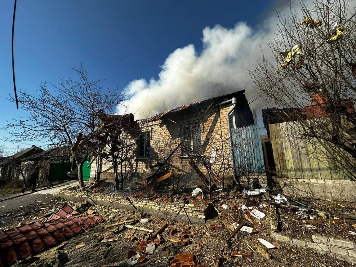 Зранку росіяни вдарили по Херсону / фото Телеграм-канал Андрія Єрмака Зранку росіяни вдарили по Херсону / фото Телеграм-канал Андрія Єрмака