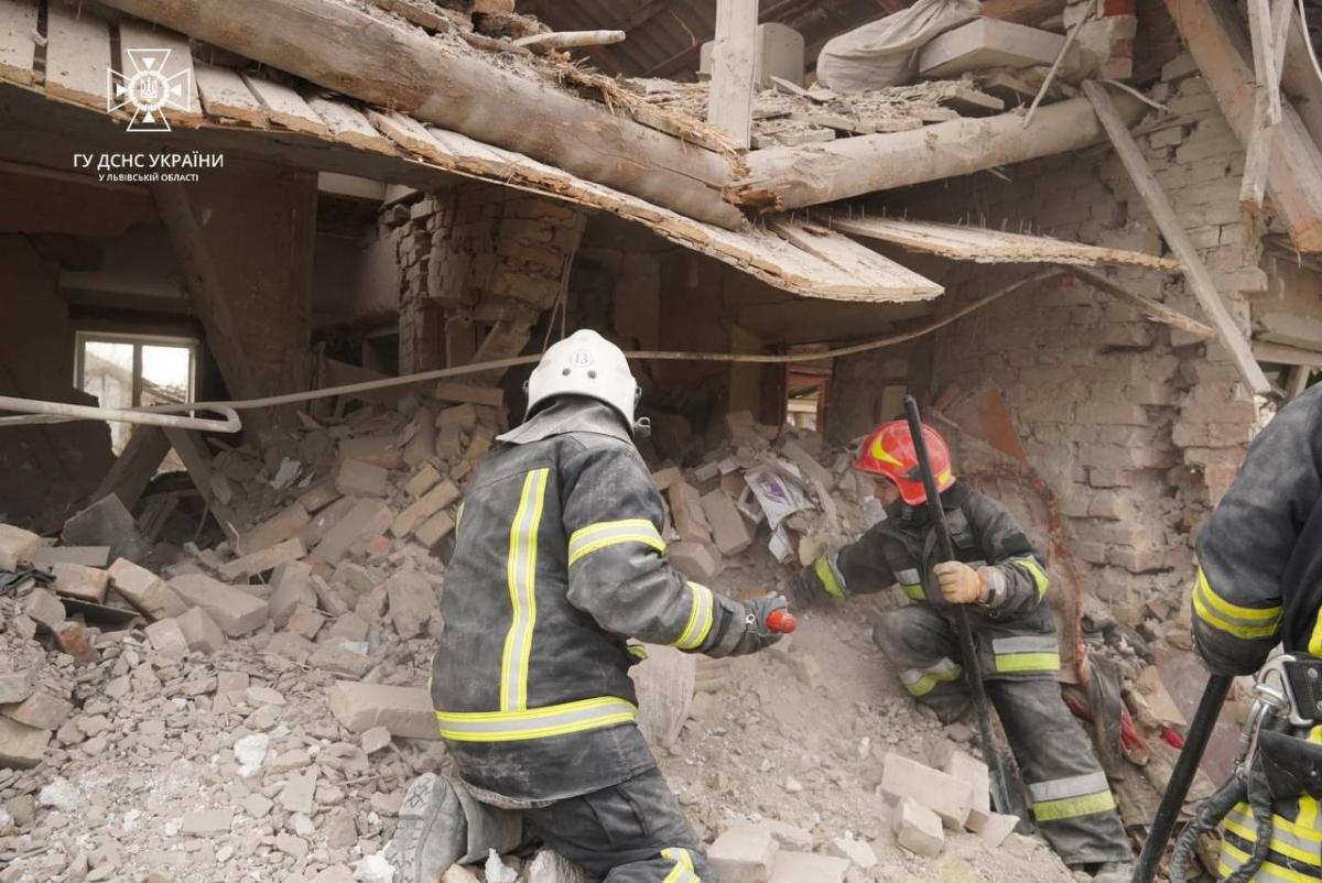 В результате попадания ракет погибли 5 человек \ фото Телеграмм Максим Козицкий В результате попадания ракет погибли 5 человек \ фото Телеграмм Максим Козицкий