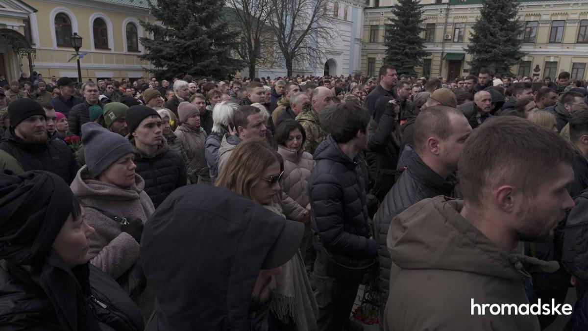 Навсегда в строю: в Киеве прощаются с легендарным 'Да Винчи' (фото, видео) Навсегда в строю: в Киеве прощаются с легендарным 'Да Винчи' (фото, видео)