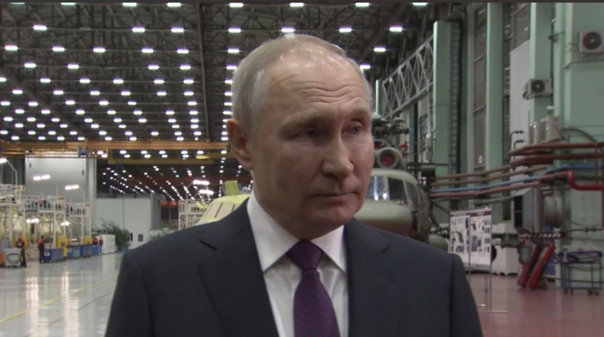 Путин на авиазаводе в Бурятии опозорился нелепой шуткой / скриншот
