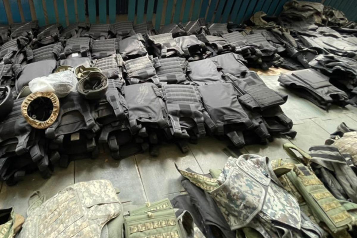 Задержали подозреваемого в организации поставки военным некачественных бронежилетов / фото esbu.gov.ua Задержали подозреваемого в организации поставки военным некачественных бронежилетов / фото esbu.gov.ua