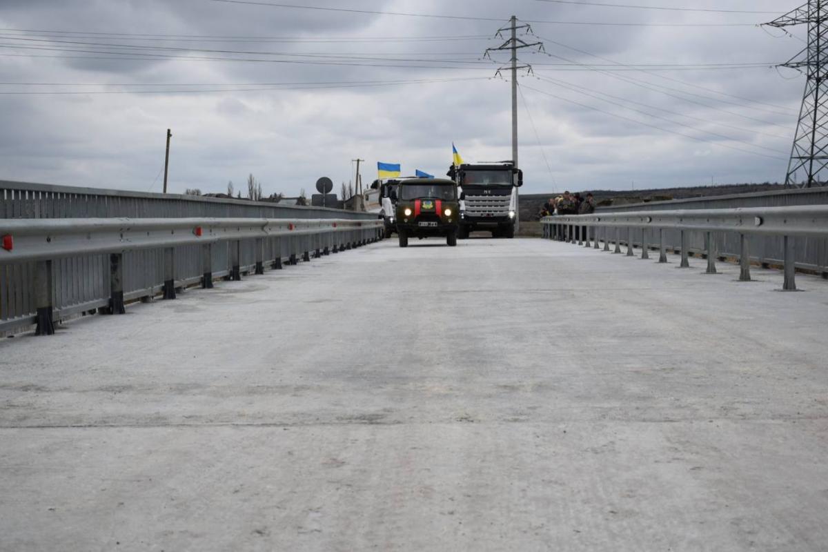 Восстановление обоих мостов стало возможным при содействии фандрейзинговой платформы UNITED24 / фото t.me/mykolaivskaODA
