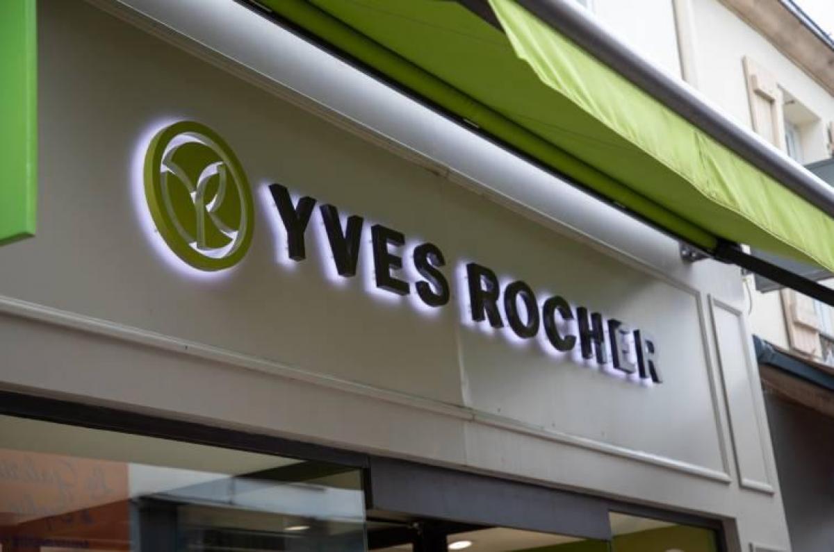 Yves Rocher від початку повномасштабного вторгнення відмовилася бойкотувати РФ / фото Depositphotos