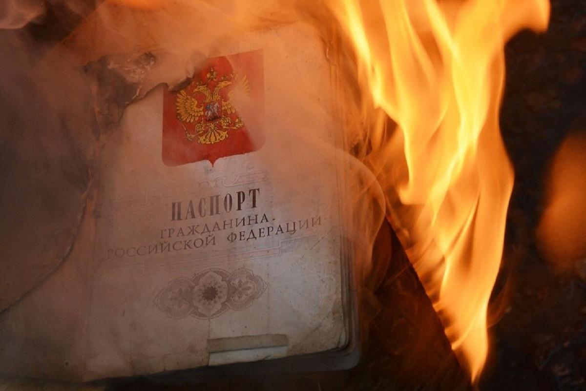 Россияне продолжают принудительную паспортизацию на оккупированных территориях / фото УНИАН, Олег Куцкий