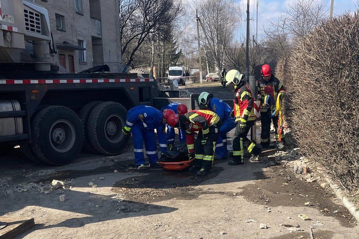 Количество жертв в результате атаки по общежитию в Ржищеве увеличилось до 4 человек - Нацполиция / фото t.me/andrii_nebytov Количество жертв в результате атаки по общежитию в Ржищеве увеличилось до 4 человек - Нацполиция / фото t.me/andrii_nebytov