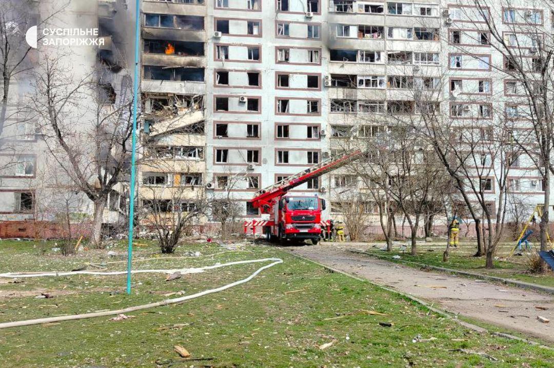 Запоріжжя струсонула серія вибухів, під вогнем РФ - житлові будинки (мапа) Запоріжжя струсонула серія вибухів, під вогнем РФ - житлові будинки (мапа)