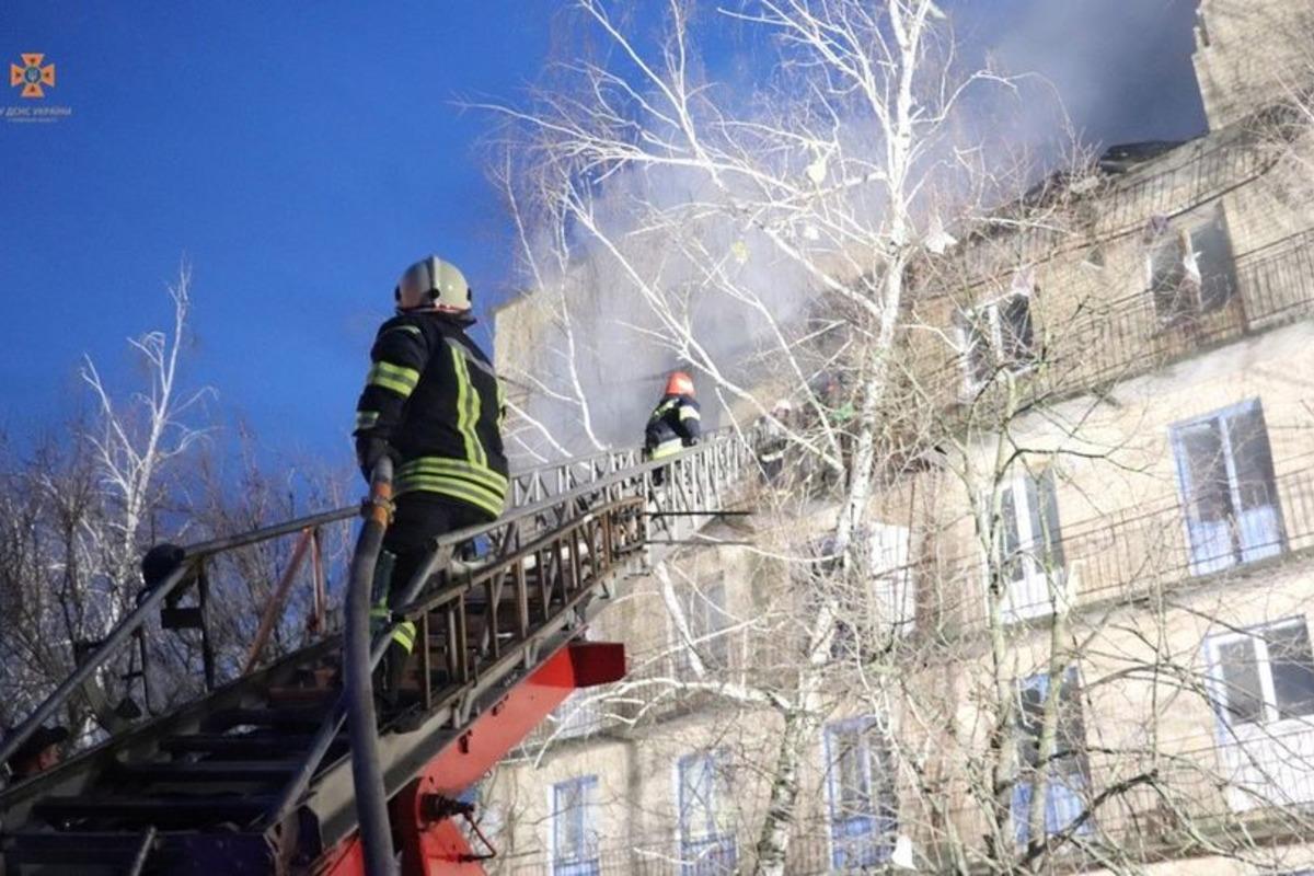 У Ржищеві зросла кількість загиблих унаслідок ворожої атаки дронами / фото facebook.com/MNSKOB У Ржищеві зросла кількість загиблих унаслідок ворожої атаки дронами / фото facebook.com/MNSKOB