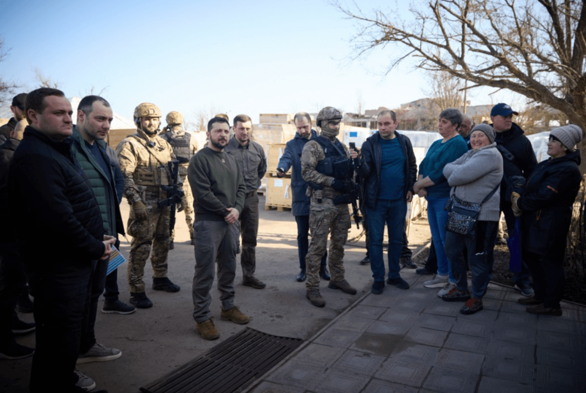 Зеленський на Херсощині / фото ОП Зеленський на Херсощині / фото ОП