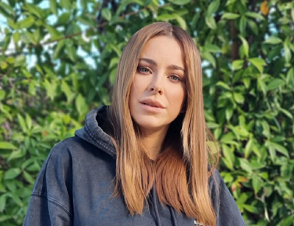 'Рятує свою дупу': стало відомо, чому Ані Лорак хоче змінити громадянство 'Рятує свою дупу': стало відомо, чому Ані Лорак хоче змінити громадянство