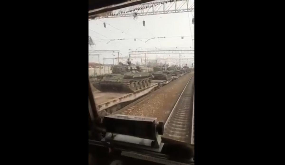 Россия тянет на войну "модернизованные" танки Т-62 / скриншот Россия тянет на войну "модернизованные" танки Т-62 / скриншот