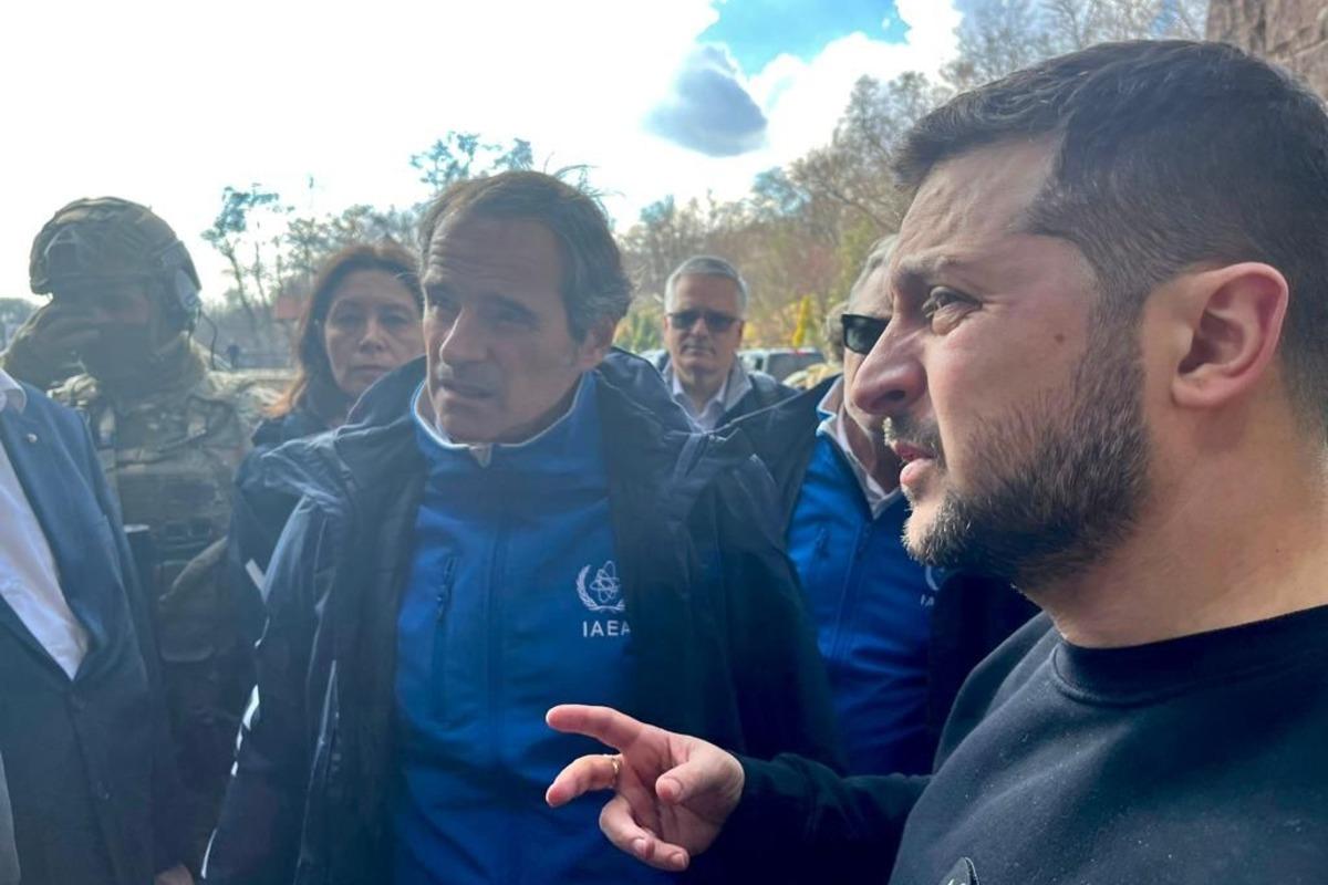 Рафаэль Гросси и Владимир Зеленский посетили ДнепроГЭС / фото twitter.com/rafaelmgrossi Рафаэль Гросси и Владимир Зеленский посетили ДнепроГЭС / фото twitter.com/rafaelmgrossi