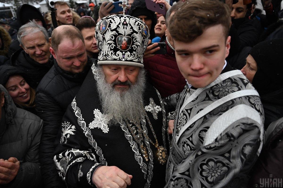 УПЦ МП не хоче покидати приміщення Лаври / фото Ратинський В'ячеслав, УНІАН УПЦ МП не хоче покидати приміщення Лаври / фото Ратинський В'ячеслав, УНІАН