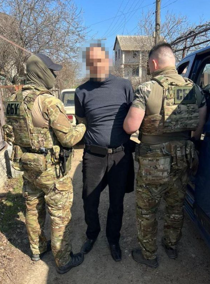 В Одеській області затримали агента ФСБ РФ / фото facebook.com/ssu.odesa В Одеській області затримали агента ФСБ РФ / фото facebook.com/ssu.odesa