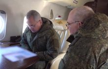 Летал и слушал генералов: в РФ заявили, что Шойгу прибыл на Донбасс (видео)