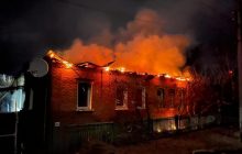 Пошкоджено об'єкт інфраструктури, зруйновано будинки, є жертва: росіяни били по Куп'янську (фото)