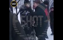 В РФ жінка зламала хребта школяру, який штовхнув її сина (відео)