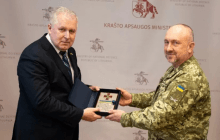 Генерал Павлюк прибыл в Литву получить новый пакет военной помощи для Украины