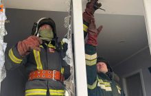 Оккупанты нанесли удар по Шостке: попадания в предприятие и жилые дома (фото)