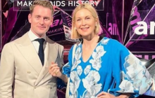 Відома американська актриса вийшла на червону доріжку в українській вишитій сукні (фото)