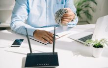 Які речі категорично не можна класти біля роутера: перевірте, чи немає у вас таких