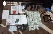 Переправляв військовозобов'язаних за кордон: ДБР затримало посадовця Міноборони