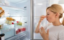 Досить терпіти сморід з холодильника: цей засіб назавжди вирішує проблему